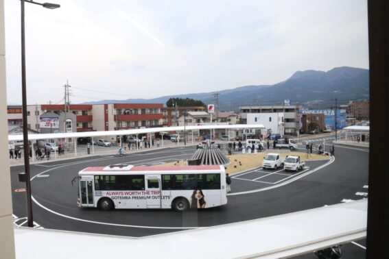 御殿場駅箱根乙女口広場完成 IMG 9700