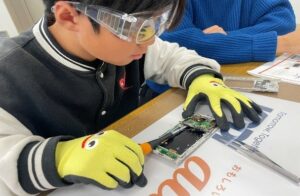 KDDIスマホ分解
