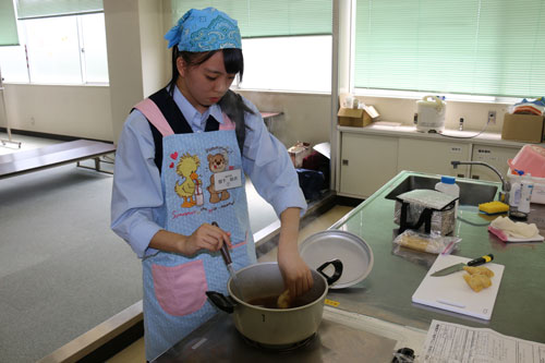 一般の部 ★優秀賞★ 「「野菜の肉詰めカレー風味」  嶽下 結衣さん (御殿場高校)