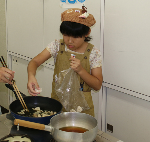 小中学生の部 ★優秀賞★ 「りんごと大根おろし煮」 高村 百合子さん(御殿場小学校4年)