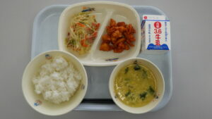 学校給食を写真で紹介