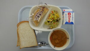 学校給食を写真で紹介