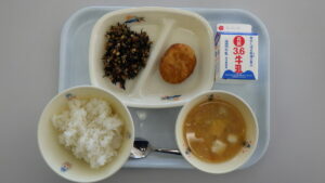 学校給食を写真で紹介