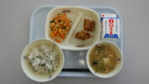 学校給食を写真で紹介