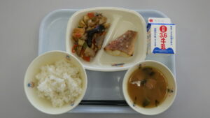 学校給食を写真で紹介