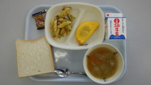 学校給食を写真で紹介