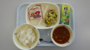 学校給食を写真で紹介