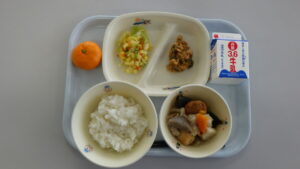 学校給食を写真で紹介