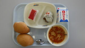 学校給食を写真で紹介
