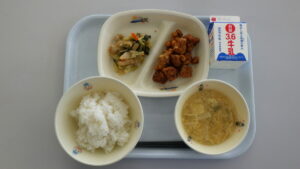 学校給食を写真で紹介