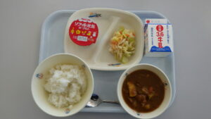 学校給食を写真で紹介