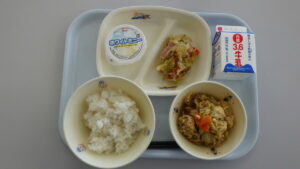 学校給食を写真で紹介