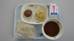 学校給食を写真で紹介