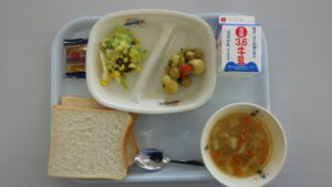 学校給食を写真で紹介