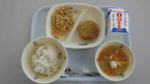 学校給食を写真で紹介