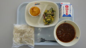 学校給食を写真で紹介