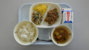 学校給食を写真で紹介