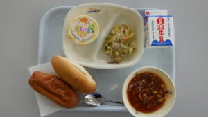 学校給食を写真で紹介
