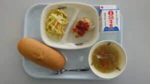 学校給食を写真で紹介