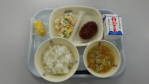 学校給食を写真で紹介