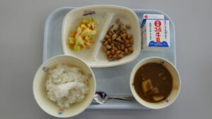 学校給食を写真で紹介