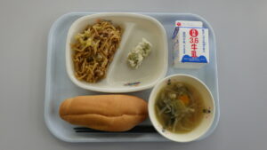 学校給食を写真で紹介