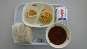 学校給食を写真で紹介