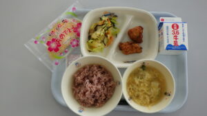 学校給食を写真で紹介