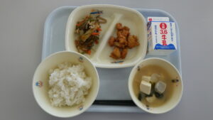 学校給食を写真で紹介