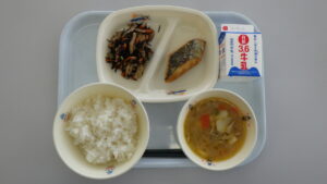 学校給食を写真で紹介