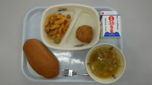 学校給食を写真で紹介