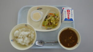 学校給食を写真で紹介