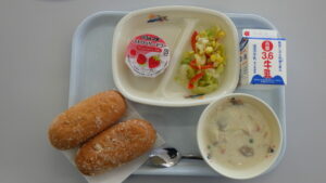 学校給食を写真で紹介