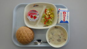 学校給食を写真で紹介