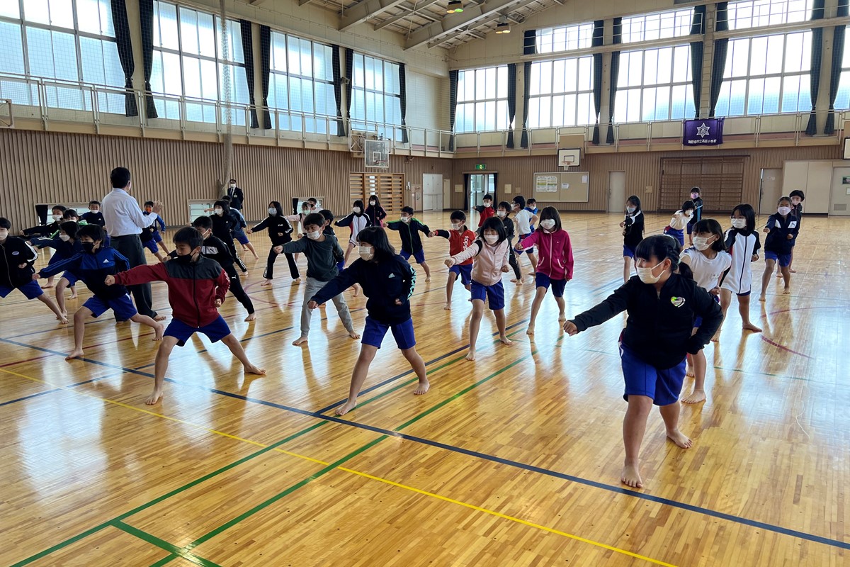 御殿場の子どもたちが空手を知るきっかけに!『学校訪問プロジェクト Karate Do』