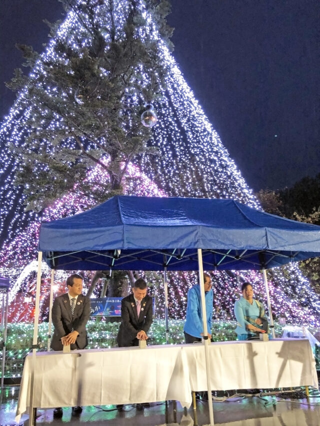 ラオス大使と御殿場市長による日本ラオス外交関係樹立65周年を祝う イルミネーション点灯式 市長へアクセス ラオス大使と御殿場市長による日本ラオス外交関係樹立65周年を祝う イルミネーション点灯式 市長へアクセス
