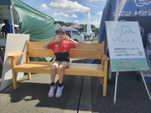 御殿場産木材「ごてんばっ木(こ)」のベンチがマルハンカップ太平洋クラブシニアに登場!!